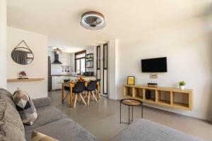 As de Casas - Royal 8 - Los Cristianos