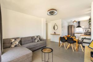 As de Casas - Royal 8 - Los Cristianos
