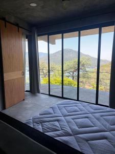 Boutique Loft – Spectacular View – Lake – Mountain