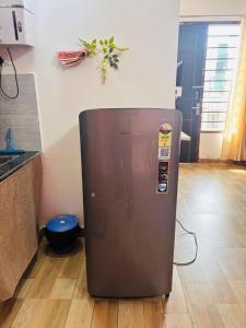 VisitorStayInn Studio Apartment near Prem Mandir