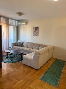 H&M Apartment