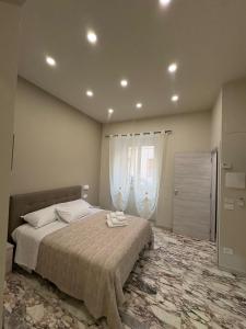 Scilla Central Rooms