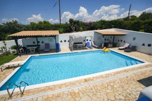 Efi Pool & View Alepochori i