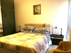 4 beds - Air Conditioning, just a short walk from the sea