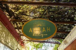 Luxury Beach Condo Walk to Town & Ocean