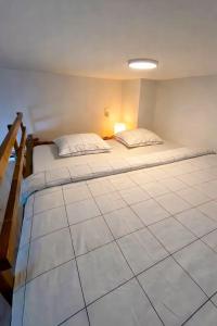 Cozy studio near city center and big parking lot