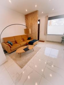AirportHouse