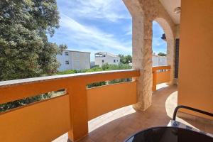 Garden Apartments Vir
