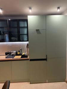 Luxurious, modern and spacious apartment for up to 4 with private office at Secret Garden, Green Life