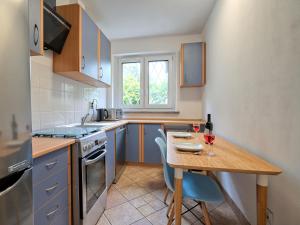 Gdańsk Wrzeszcz Apt - Parks Nearby & City Access - by Rentujemy