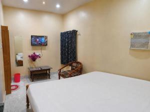 Ratnadeep Palace - Near Kashi Vishwanath Temple & Ghats
