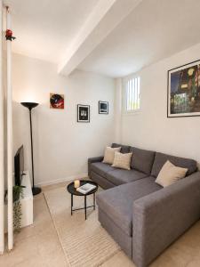 Strategic & Large Studio with Self Check In - Fondazione Prada, Milano with AC, Wifi, Washing Machine