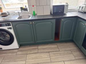 Spacious Newly Reno 3 Bed Home with Garden, Sleeps 7, Near BHX Airport, NEC & HS2