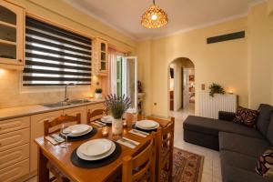 MANDO PATRASSO - Clasical apartment in the center of Patras with free parking