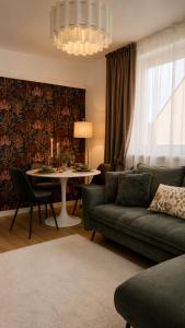 Zentrum Apartments Prime Location - Near Metro 24h Self Check-in, 65 Smart TV