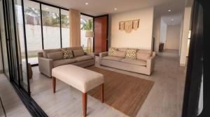 Las Velas Colán Luxury Beachfront House with Pool