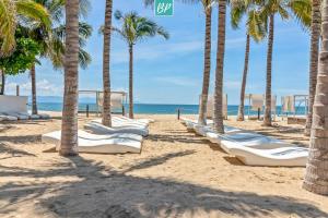 Aria Ocean - Beachfront Resort Family-Friendly Pools & Parking