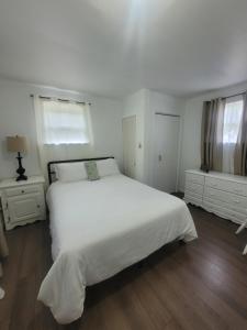 Cozy Apartment Near Dumont & Avenir Centre
