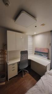 The Mono, 3min walk from Sinchon Station Line2, Entire Private Studio #신촌 #연대 #홍대
