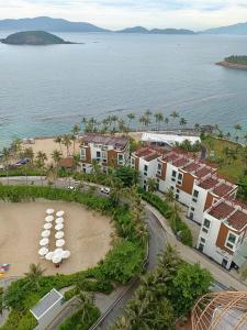An apartment with a panorama sea view at Paramount tower