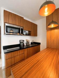 Quiet Studio w Rooftop Pool near DAC Market