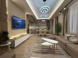 Modern Penthouse with outdoor living and views