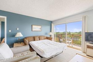 Ocean View Family Suite - Full Kitchen - Sleeps 8 - Pool and Hot Tub