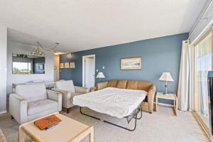 Ocean View Family Suite - Full Kitchen - Sleeps 8 - Pool and Hot Tub