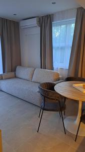 APARTMANI MOROVI DVORI