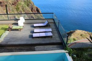 Spacious house with sea view in Caniço + private pool