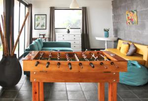 Spacious house with sea view in Caniço + private pool