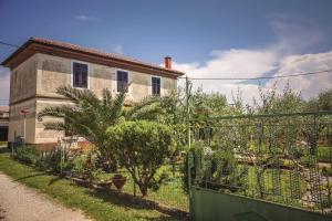 Apartments with parking space Zambratija, Umag - 27197