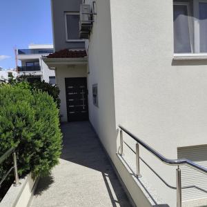 Apartments with parking space Primosten - 27867