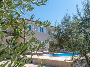 Villa in Sveti Lovrec with swimming pool