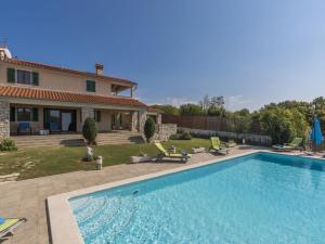 Villa in Koromacno with swimming pool