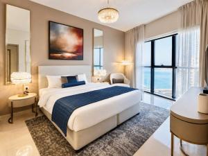 Luxury Sea view 2BR - Infinity Pool -Beach - Lusail