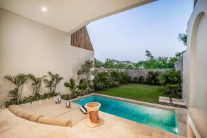 Six Palm 3 - 2BR Villa Rooftop Near Padang Beach