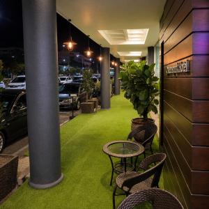 Royal Queenspark Hotel