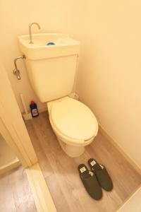 Sun & Moon Hotel 404 8 minutes to Haneda Airport, 12 minutes to Yokohama, 35 minutes to Asakusa, no transfers