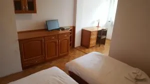 马瑞斯科旅馆 - 科斯塔涅维察