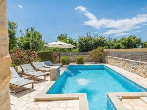 Villa in Privlaka with swimming pool