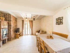 Villa in Privlaka with swimming pool