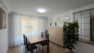 Family house in Benimaclet, 9 Pax, 5 AC, 5 TV