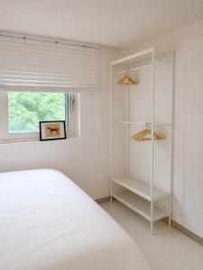 NEW! Wake Up to Namsan Tower View, 3mins to Subway, Walk to Myeongdong DDP Namsan