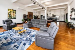The Nelson Loft - Sauna, Balcony & City Centre Living