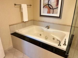 Luxury MGM Studio with View & Amenities