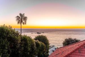 Lisburn on Clifton Villa - Ocean Views Sleeps 15