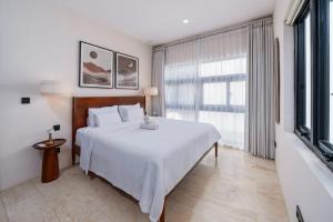 Modern 1BR with Spacious Living Room