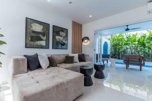 Modern 3BR Villa with Pool and Rooftop Lounge