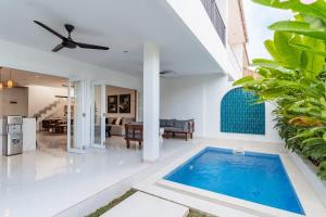 Modern 3BR Villa with Pool and Rooftop Lounge